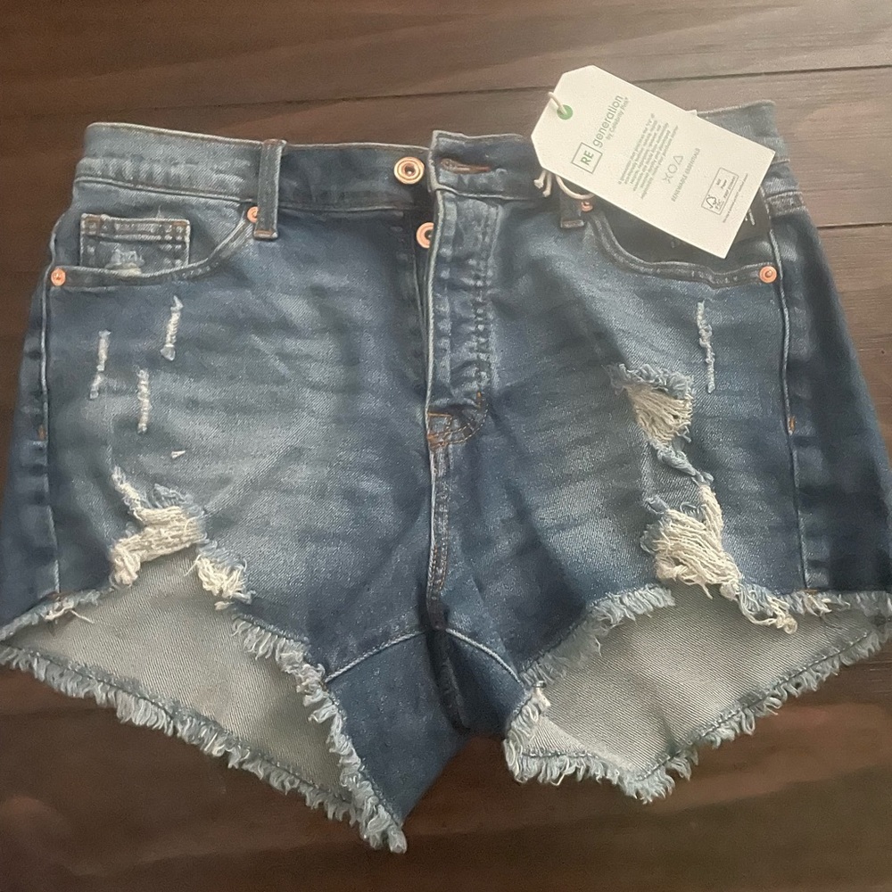 RE Generation by Celebrity Pink Cut-off Denim Shorts size 9/29- New with tags!